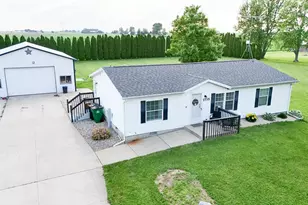 1735 Nachusa Rd, Dixon, IL 61021 - Photo 1