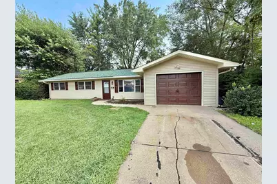 201 W McConauhgy Avenue, Rochelle, IL 61068 - Photo 1