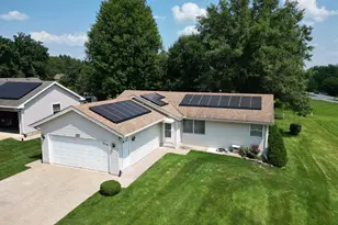 107 Queens Pl SE, Poplar Grove, IL 61065 - Photo 1