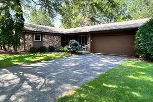 5615 Weymouth Dr, Rockford, IL 61114 - Photo 1