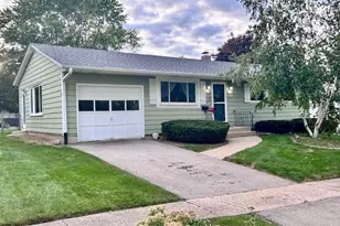 1719 Birch Ave, Belvidere, IL 61008 - Photo 1