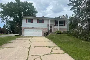 1909 Revere, Freeport, IL 61032 - Photo 1