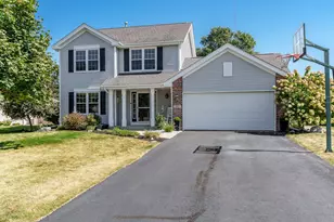 621 Bayfield Dr, Rockton, IL 61072 - Photo 1