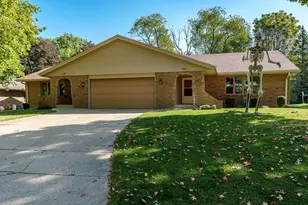 807-809 Nassau Pkwy, Rockford, IL 61107 - Photo 1