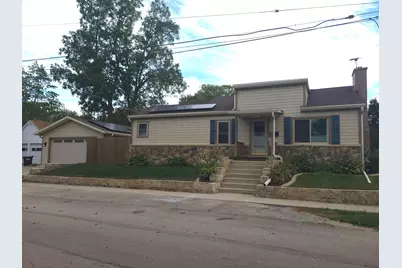 1543 W Hurd  St, Freeport, IL 61032 - Photo 1