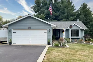 110 SE Brandywine Dr, Poplar Grove, IL 61065 - Photo 1