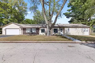 2920 Buckingham Dr, Rockford, IL 61107 - Photo 1