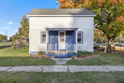 411 S Walnut Avenue, Forreston, IL 61030 - Photo 1