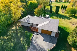 8099 Clearview Dr, Rockford, IL 61102 - Photo 1