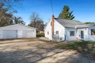 13714 Dorr Rd, South Beloit, IL 61080 - Photo 1