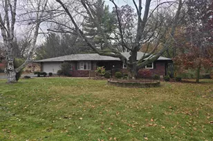 5563 Palisades Pkwy, Rockford, IL 61109 - Photo 1