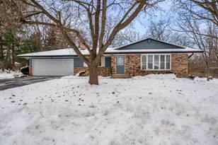 1918 Oak Leaf Ct, South Beloit, IL 61080 - Photo 1