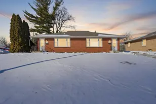 2527 Holmes St, Rockford, IL 61108 - Photo 1