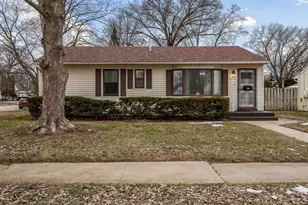 202 W Renrose Ave, Loves Park, IL 61111 - Photo 1