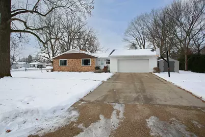 201 W South St., Freeport, IL 61048 - Photo 1