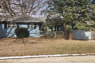 4610 Skyline Dr, Rockford, IL 61107 - Photo 1