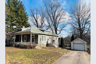 137 N Stewart Avenue, Freeport, IL 61032 - Photo 1
