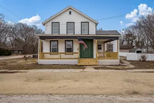 121 Green St, Rockton, IL 61072 - Photo 1