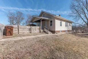 802 Waveland Ave, Rockford, IL 61102 - Photo 1