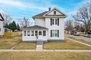 922 Lincoln Ave, Rochelle, IL 61068 - Photo 1
