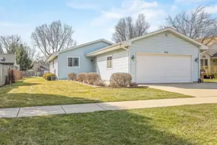 536 Carpenter St, Belvidere, IL 61008 - Photo 1