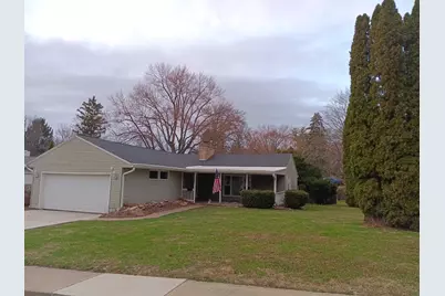1604 Parkside Court, Freeport, IL 61032 - Photo 1