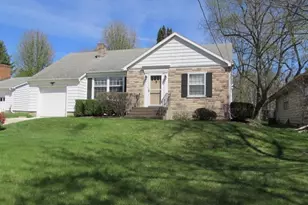 1507 S Chicago Ave, Freeport, IL 61032 - Photo 1