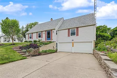 1334 S Blackhawk Avenue, Freeport, IL 61032 - Photo 1