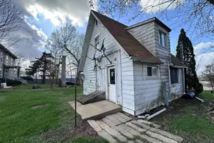 2855 W Florence Rd, Freeport, IL 61032 - Photo 1