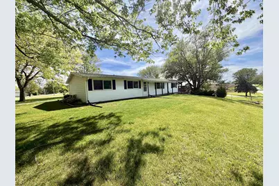 320 W Benton Street, Mount Carroll, IL 61053 - Photo 1