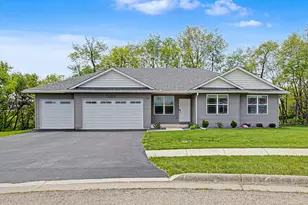 3383 Daren Dr, Freeport, IL 61032 - Photo 1