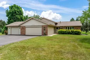 158 Quantico Dr, Rockton, IL 61072 - Photo 1