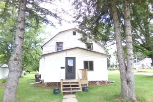 1801 E Shawnee, Freeport, IL 61032 - Photo 1