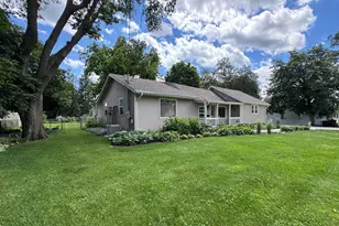 512 Franklin St W, Rockton, IL 61072 - Photo 1