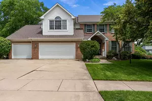 1647 Oakforest Dr, Rockford, IL 61107 - Photo 1