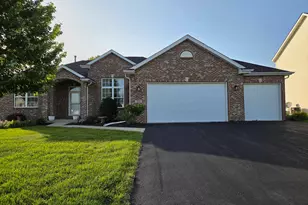 771 Calenoula St, Roscoe, IL 61073 - Photo 1