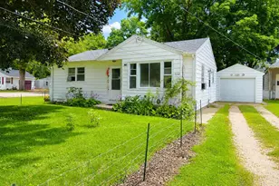 704 Douglas Ave, Dixon, IL 61021 - Photo 1