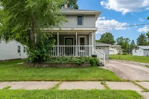 312 Burr Oak Ave, South Beloit, IL 61080 - Photo 1