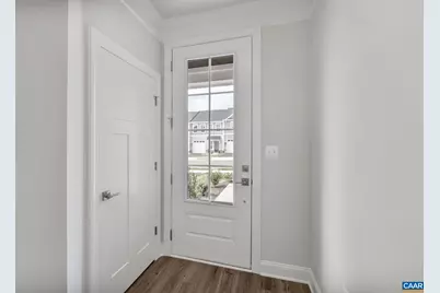 208 Sunbird Ln, Waynesboro, VA 22980 - Photo 4