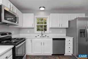 229 S Winchester Ave, Waynesboro, VA 22980 - Photo 10