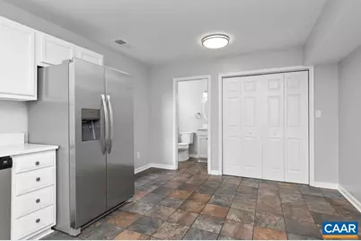 229 S Winchester Ave, Waynesboro, VA 22980 - Photo 6