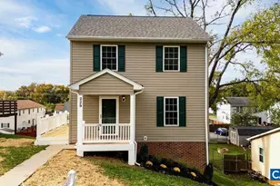 229 S Winchester Ave, Waynesboro, VA 22980 - Photo 2