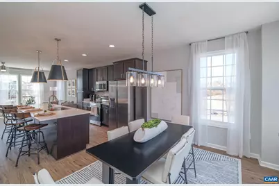 316 Cheshire Ln, Waynesboro, VA 22980 - Photo 2