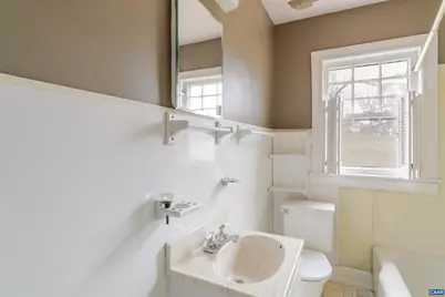 1007 Sherwood Ave, Waynesboro, VA 22980 - Photo 10