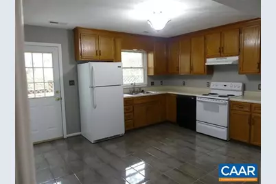 1388 5th St #APT C, Waynesboro, VA 22980 - Photo 2