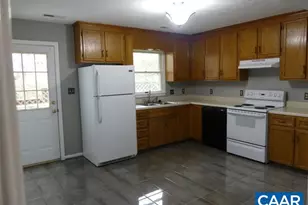 1388 5th St, Waynesboro, VA 22980 - Photo 2