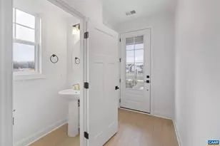 321 Springdale Rd, Waynesboro, VA 22980 - Photo 6