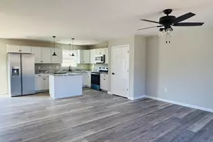 202 Robinhood Rd, Staunton, VA 24401 - Photo 10