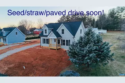 202 Robin Hood Rd, Staunton, VA 24401 - Photo 2