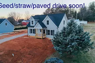 202 Robinhood Rd, Staunton, VA 24401 - Photo 2